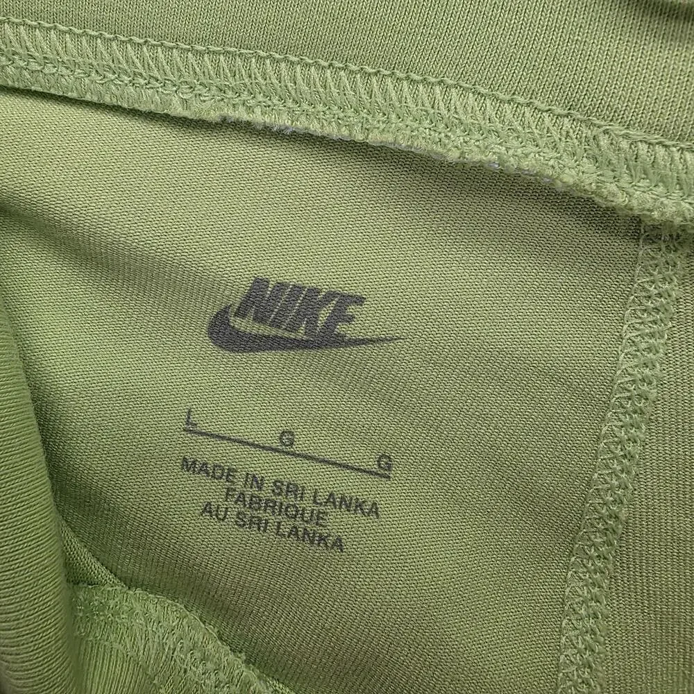 Nike Shorts Womens L Green 9 In Biker Athletic Slim Elastic Waist Stretch Gym
